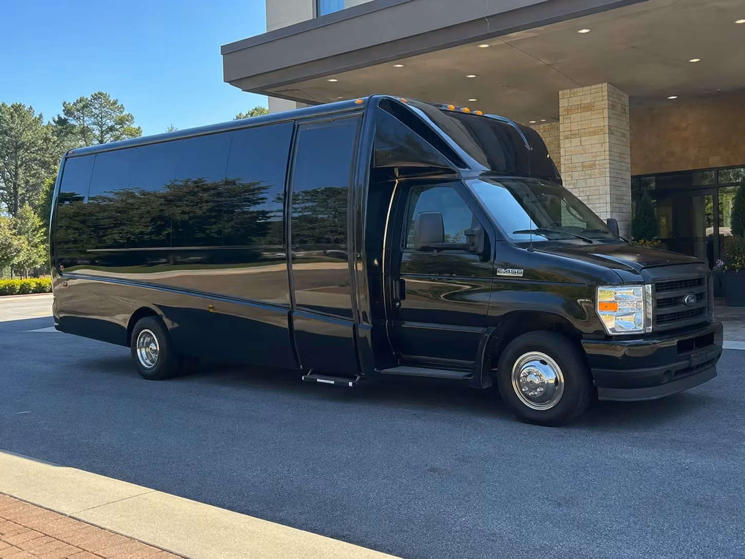 15 passenger minibus