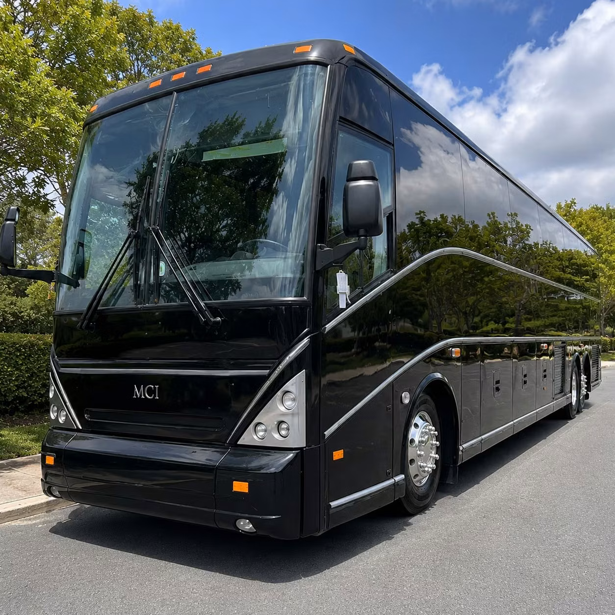 corporate event shuttle bus service in independence missouri