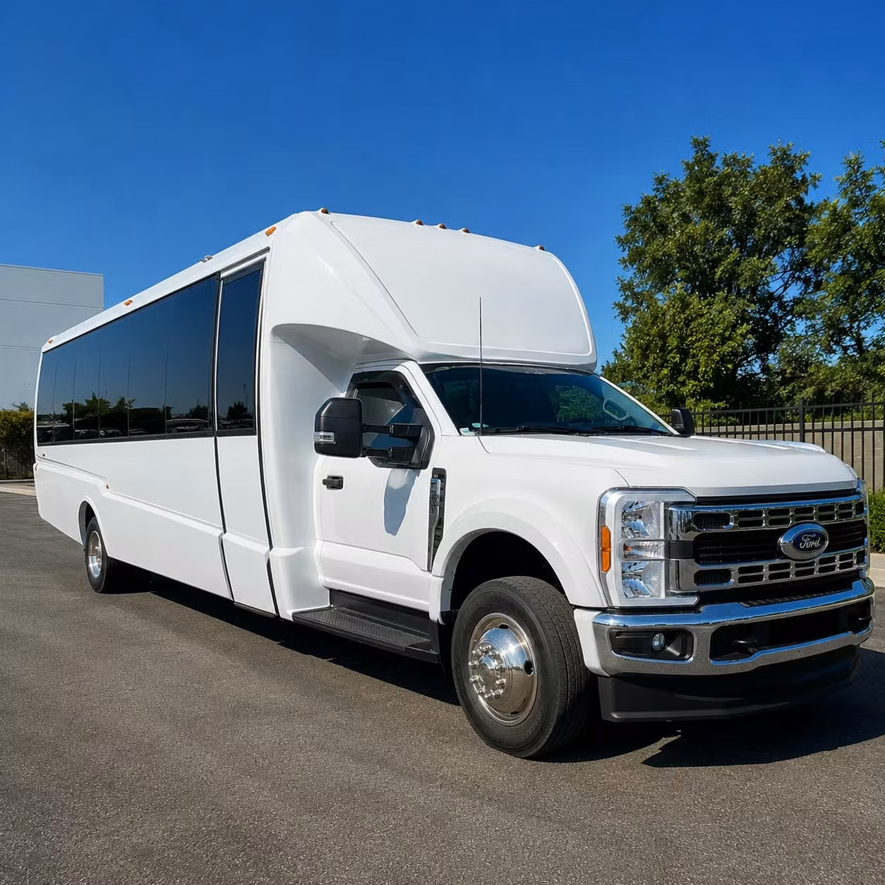 independence 18 passenger minibus rental
