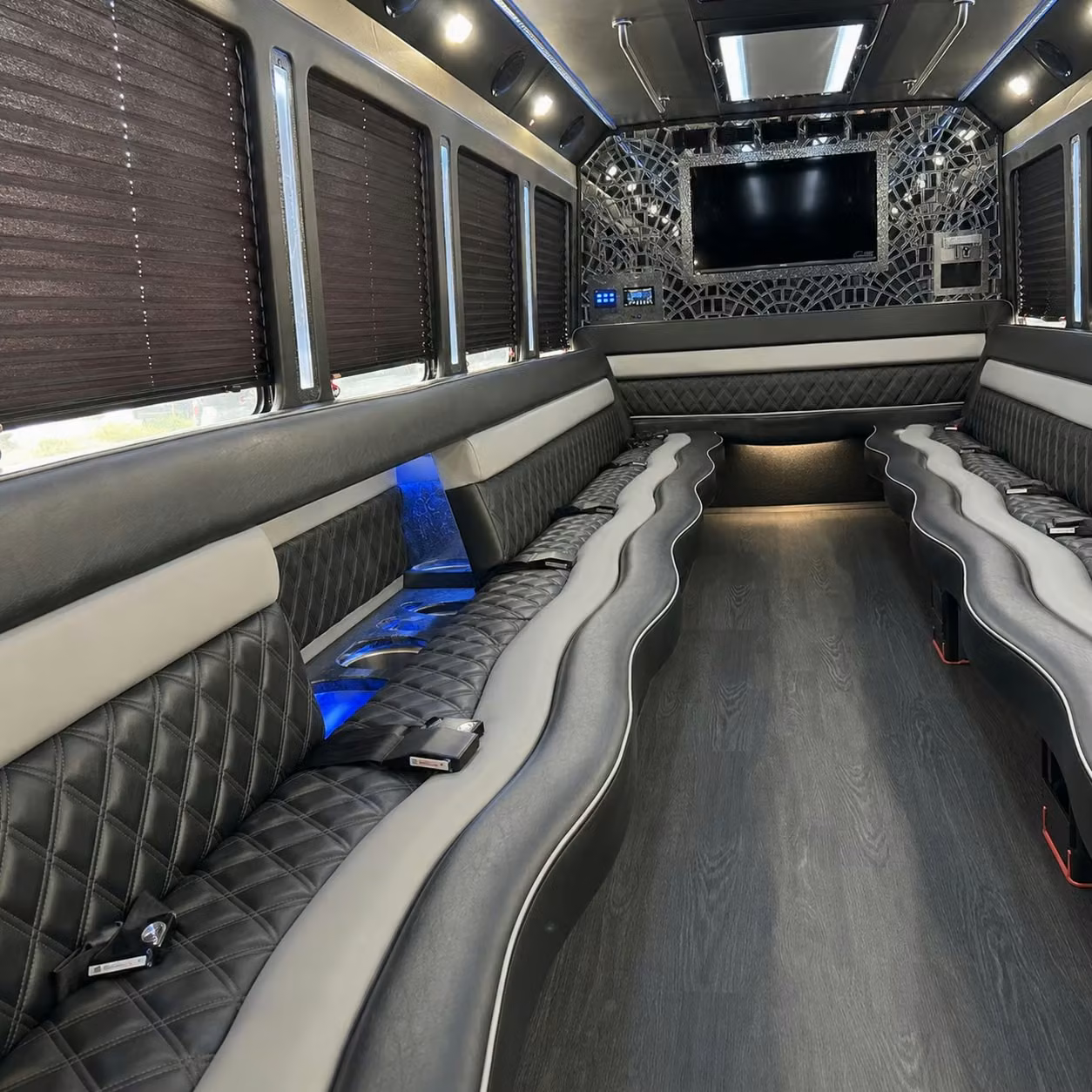 party buses for independence prom night groups who want to arrive in style